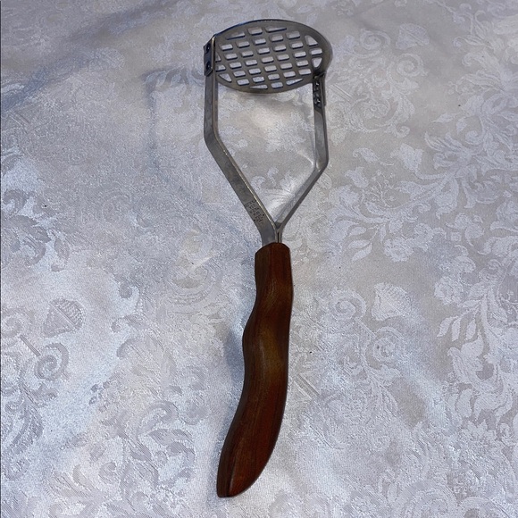 Vintage CUTCO KITCHEN Wood Handle Kitchen Utensil Set. - Picture 6 of 10